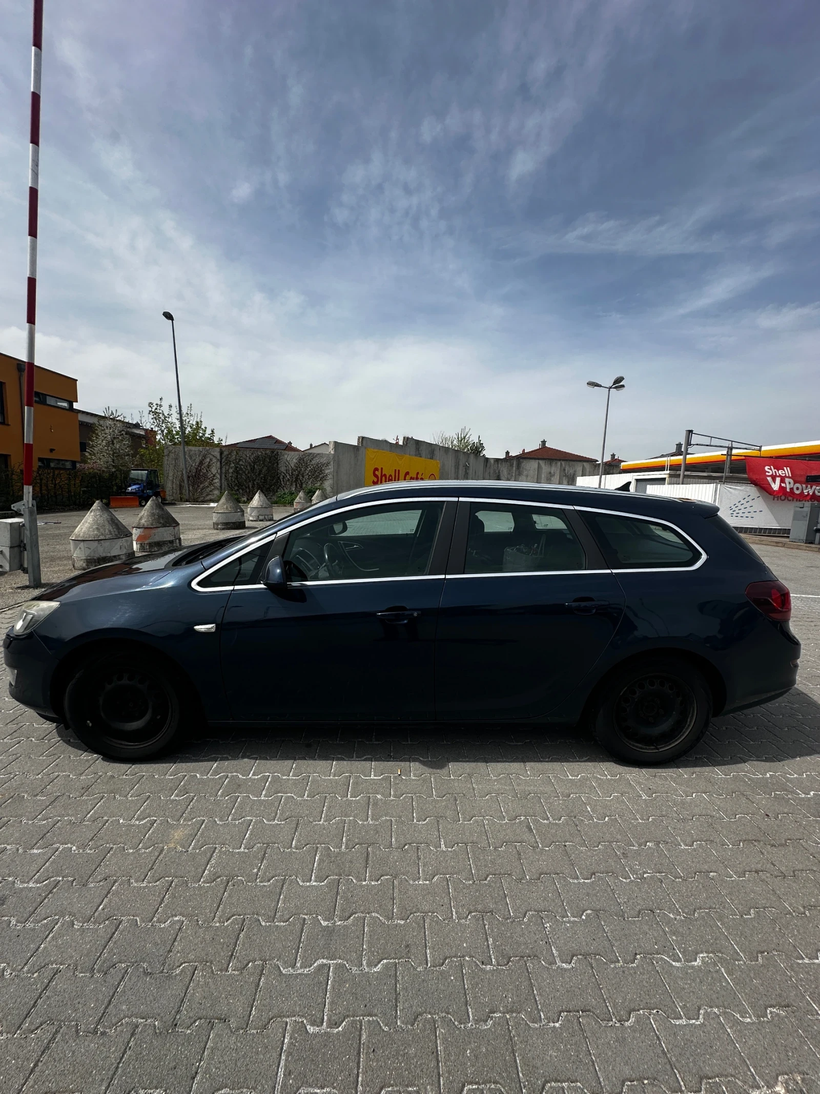 Opel Astra 1, 7 125кс Sports Tourer - изображение 7