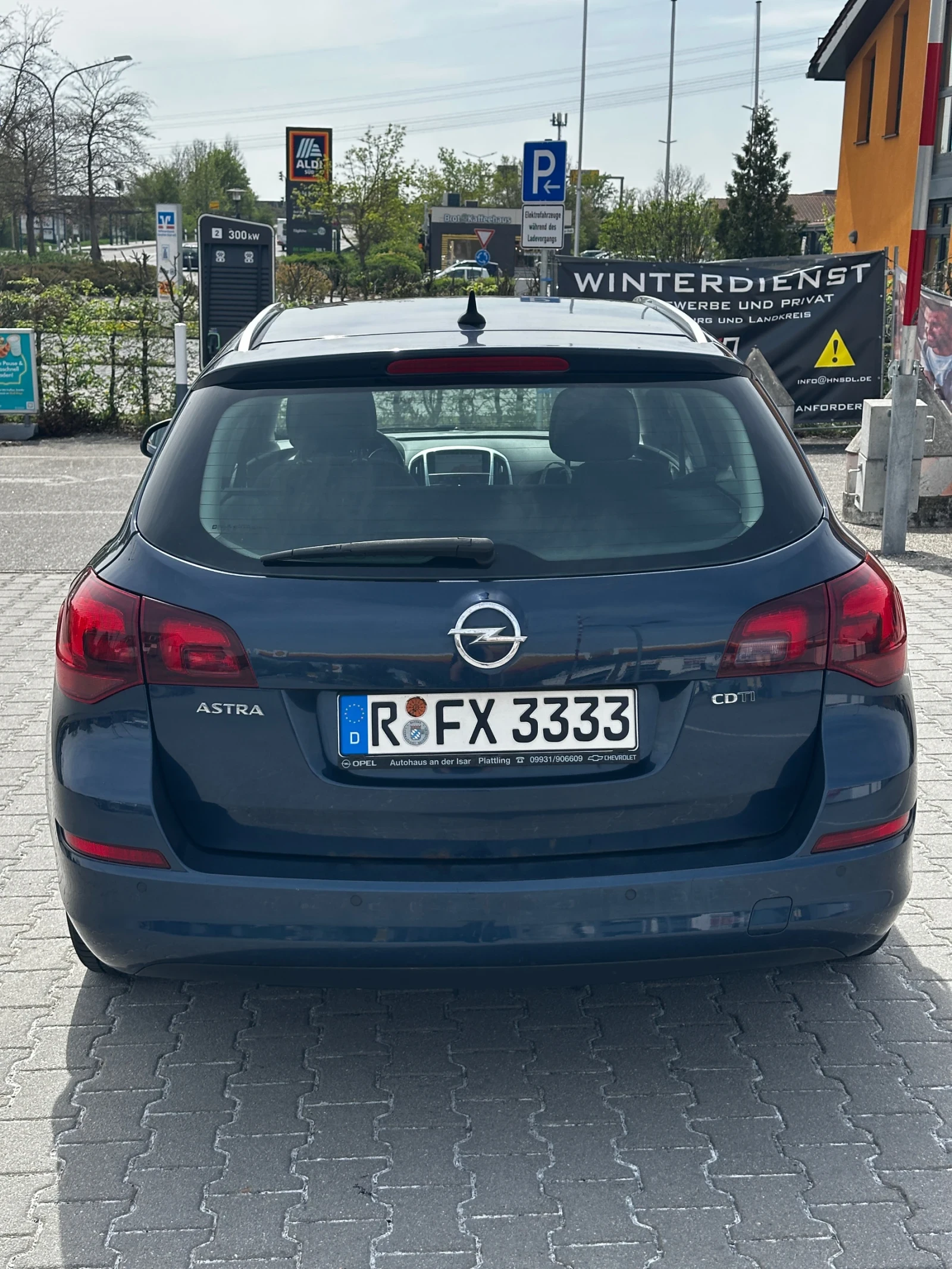 Opel Astra 1, 7 125кс Sports Tourer - изображение 5