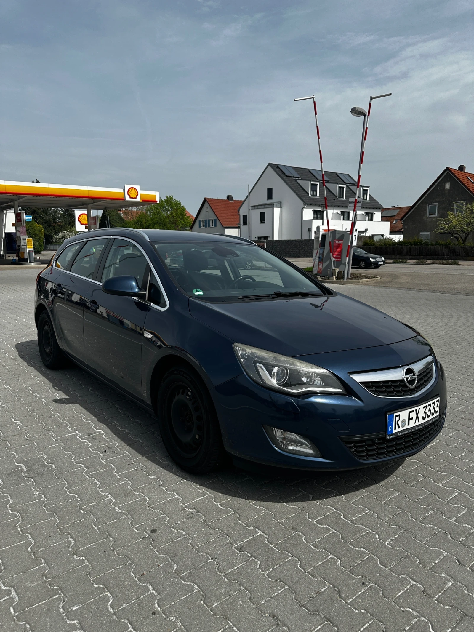 Opel Astra 1, 7 125кс Sports Tourer - изображение 3