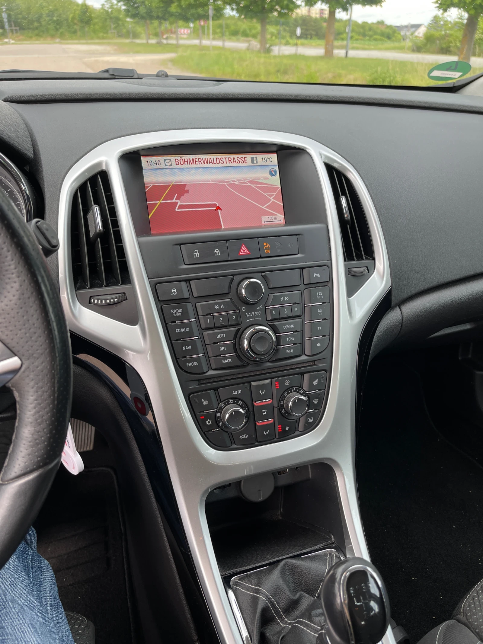 Opel Astra 1, 7 125кс Sports Tourer - изображение 10