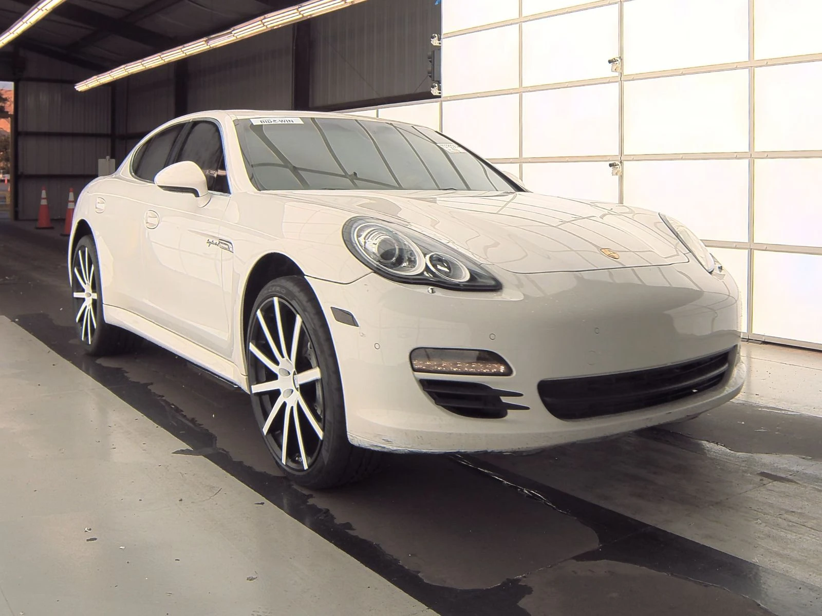 Porsche Panamera S* HYBRID* BOSE* NAVI* ПОДГРЕВ* КАМЕРА* ПАМЕТ* ШОУ - изображение 3