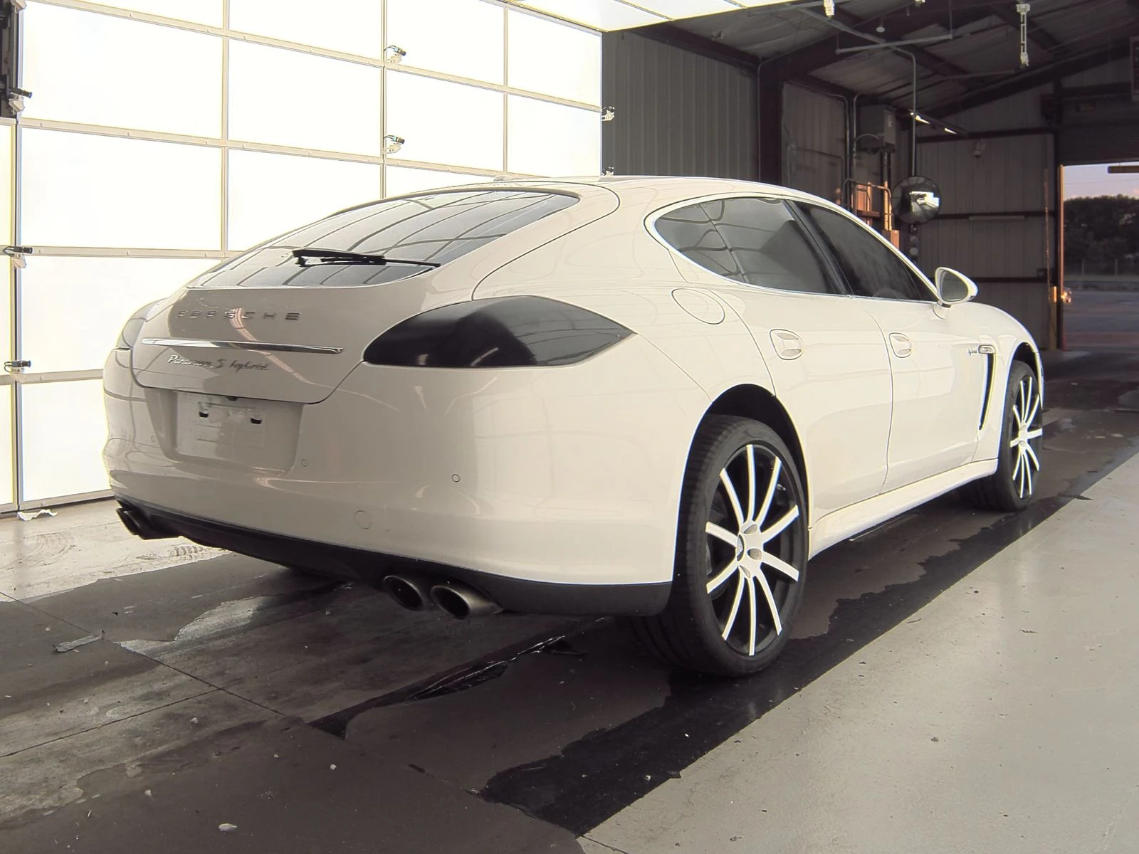 Porsche Panamera S* HYBRID* BOSE* NAVI* ПОДГРЕВ* КАМЕРА* ПАМЕТ* ШОУ - изображение 4