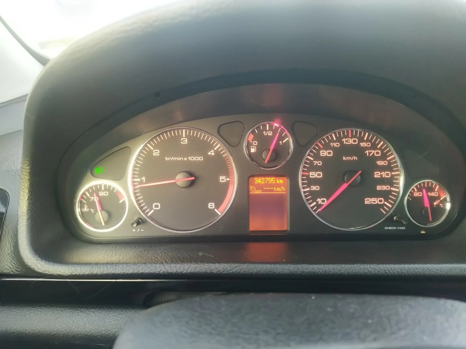 Peugeot 407 SW - изображение 9
