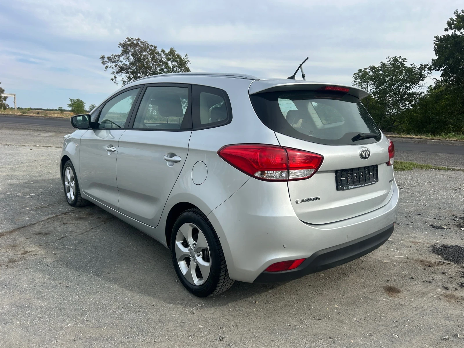 Kia Carens 1.7 CRDI - 136 кс / 6+ 1 / РЕАЛНИ 161 000 / ЕВРО5J - изображение 7