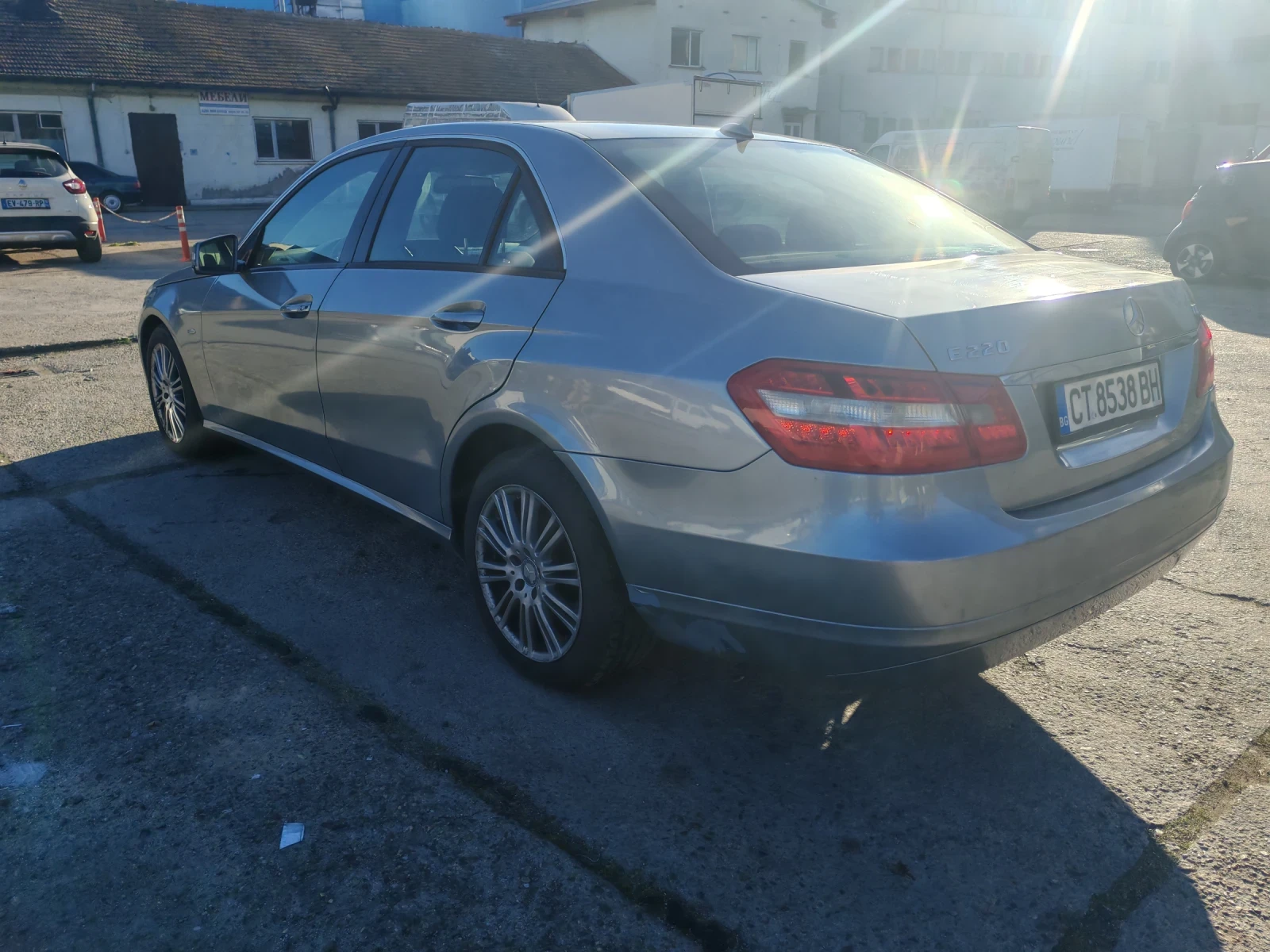 Mercedes-Benz E 220  - изображение 6
