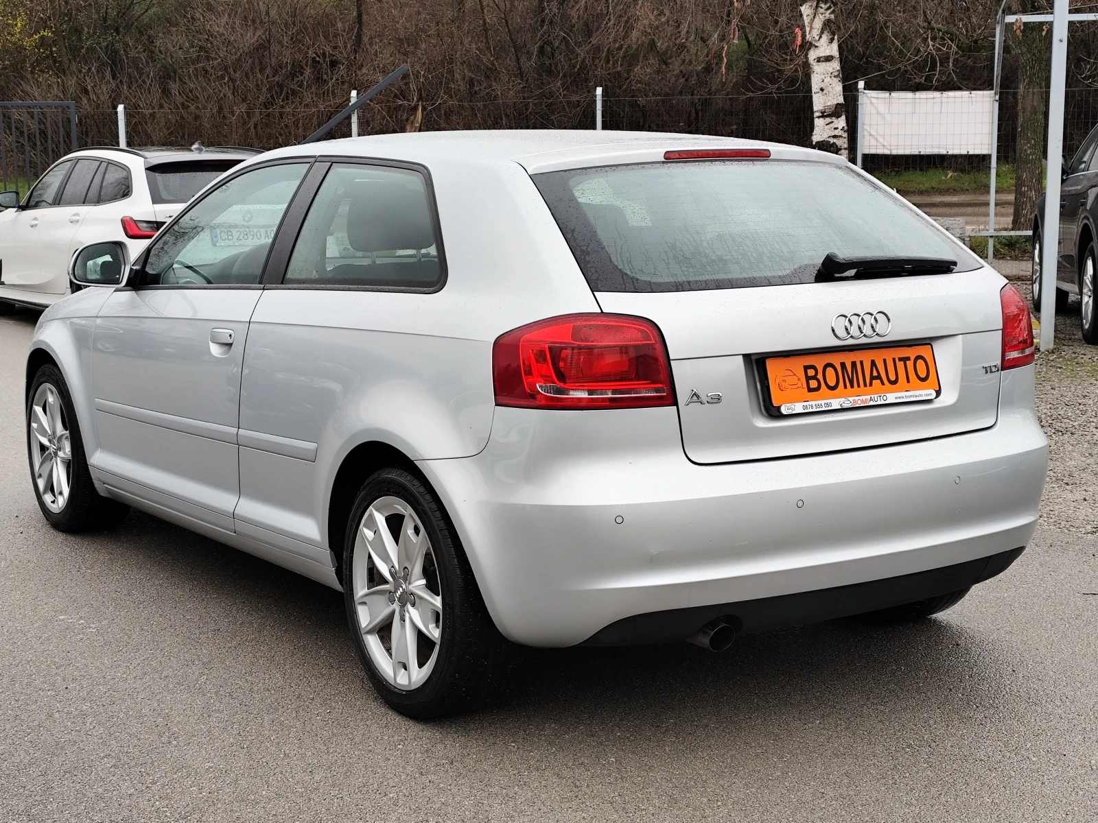 Audi A3 1.6TDi* FACELIFT* EURO5A* Klimatronik* , снимка 6 - Автомобили и джипове - 54063529
