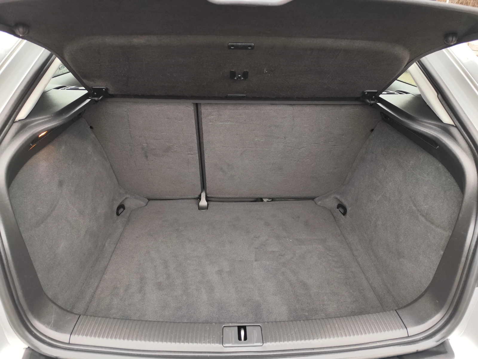 Audi A3 1.6TDi* FACELIFT* EURO5A* Klimatronik* , снимка 12 - Автомобили и джипове - 54063529