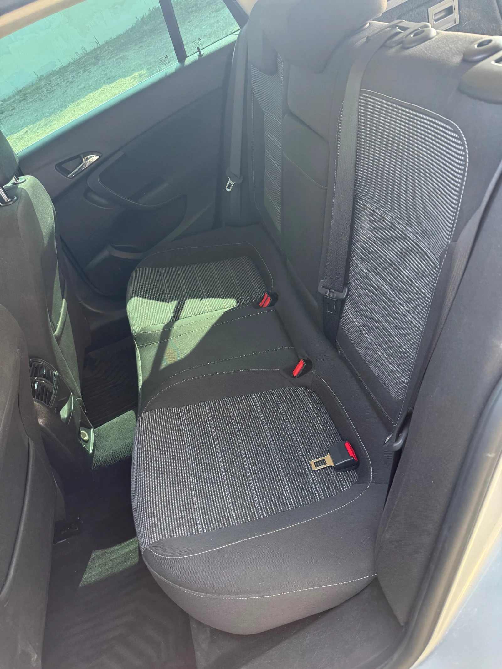 Opel Insignia, снимка 8 - Автомобили и джипове - 54102749