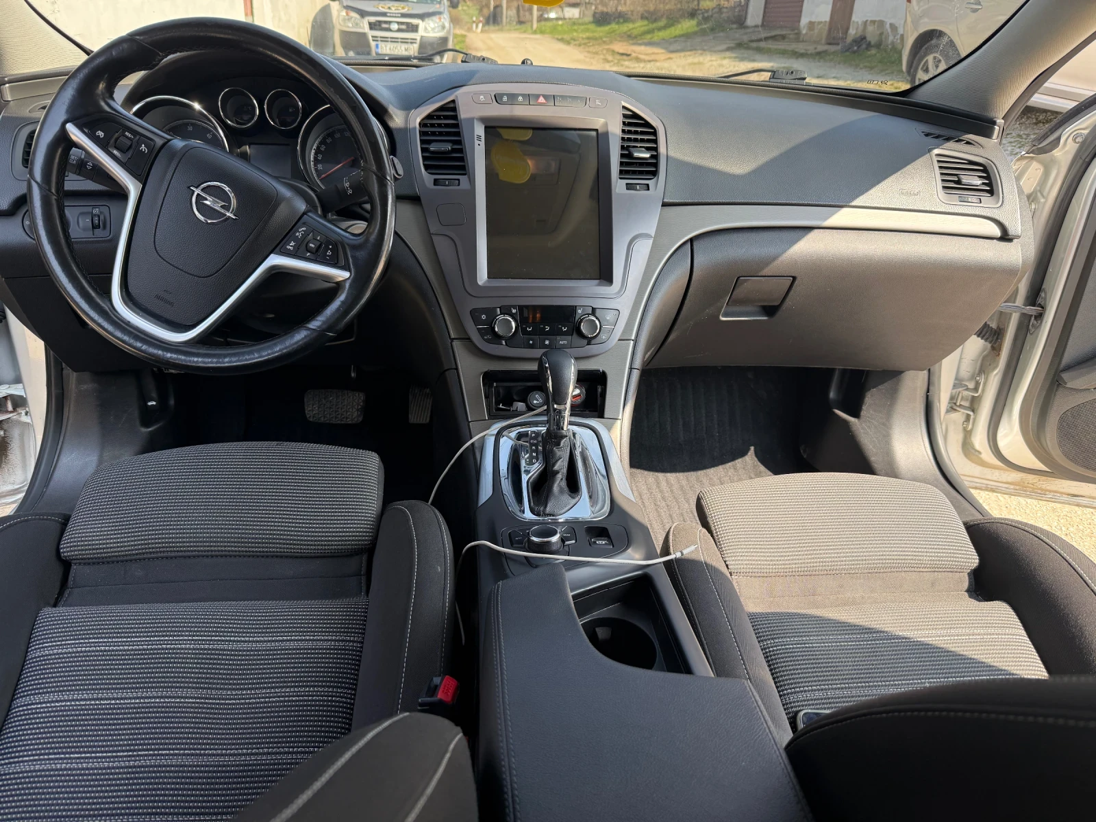 Opel Insignia, снимка 9 - Автомобили и джипове - 54102749