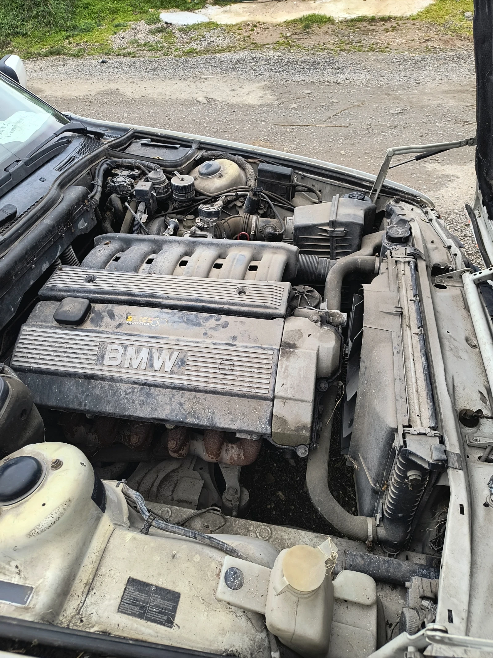 BMW 525 525iA turing , снимка 6 - Автомобили и джипове - 54639527