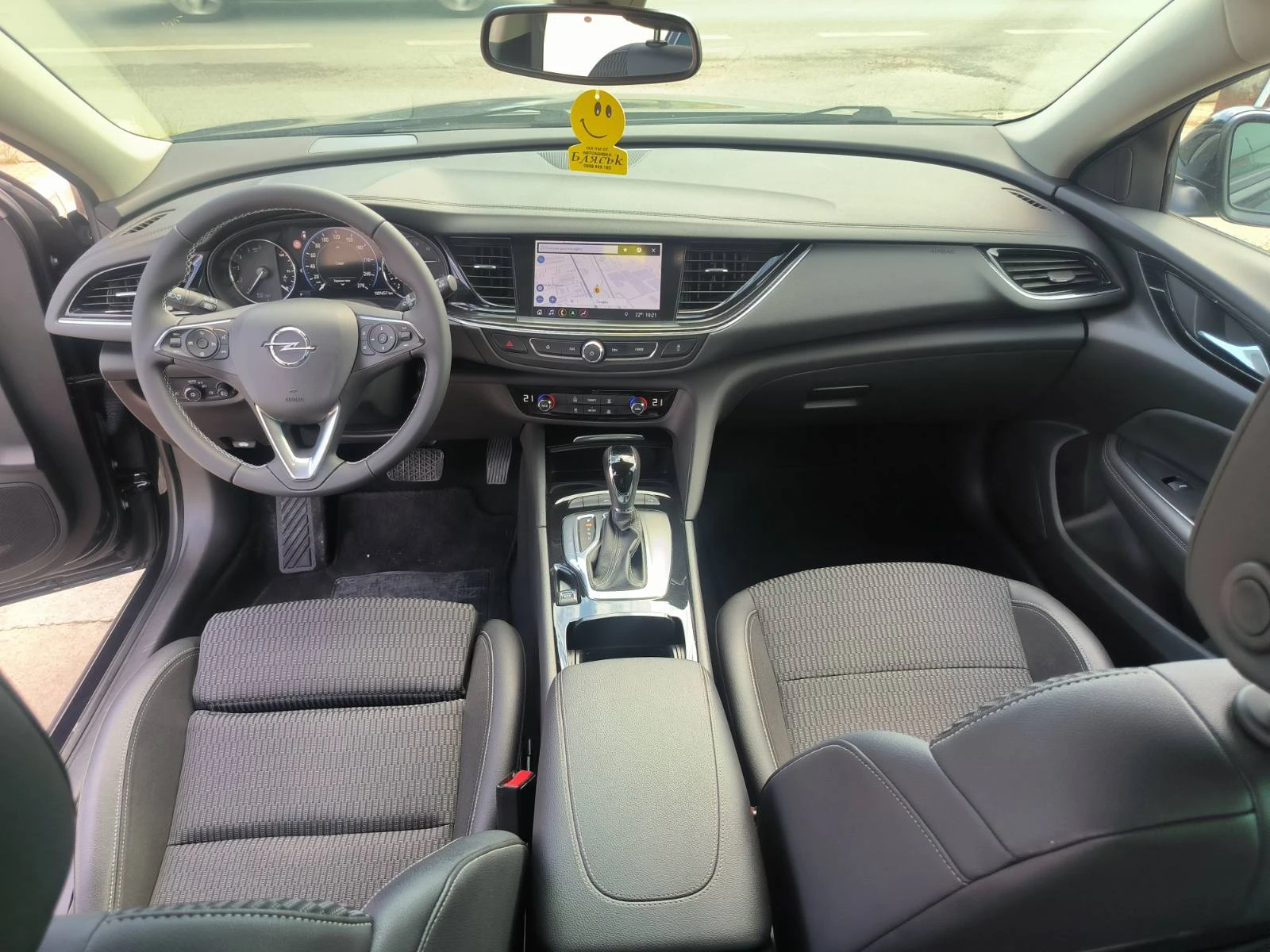 Opel Insignia 1.6d-Navi-Automat-Kamera-Keyless-Euro-6D, снимка 14 - Автомобили и джипове - 54759458