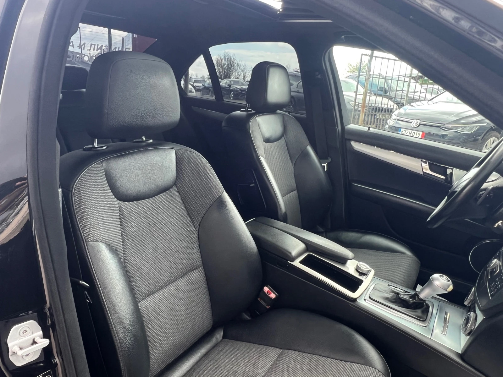 Mercedes-Benz C 320, снимка 11 - Автомобили и джипове - 55501337