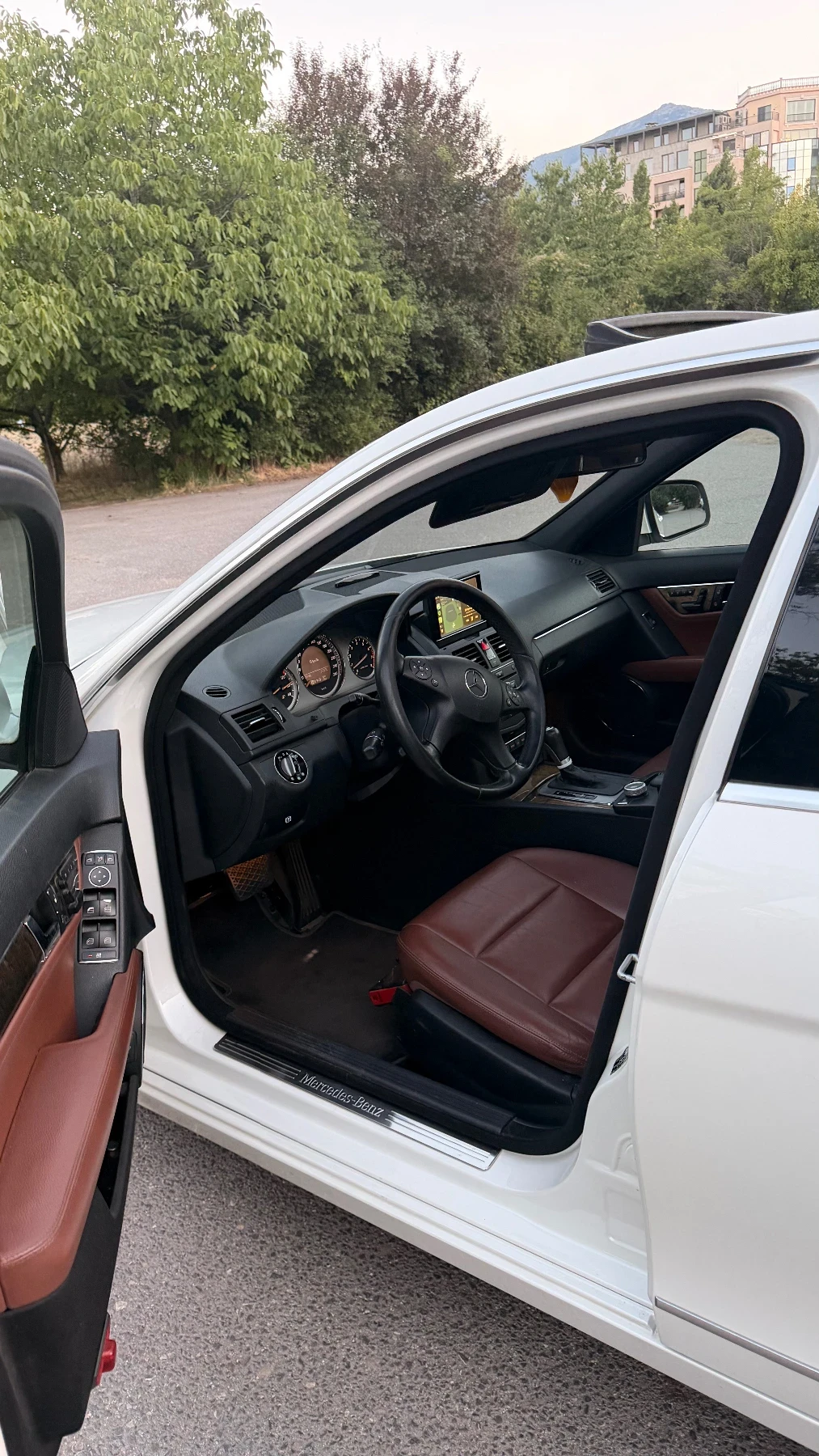 Mercedes-Benz C 350, снимка 10 - Автомобили и джипове - 55573007