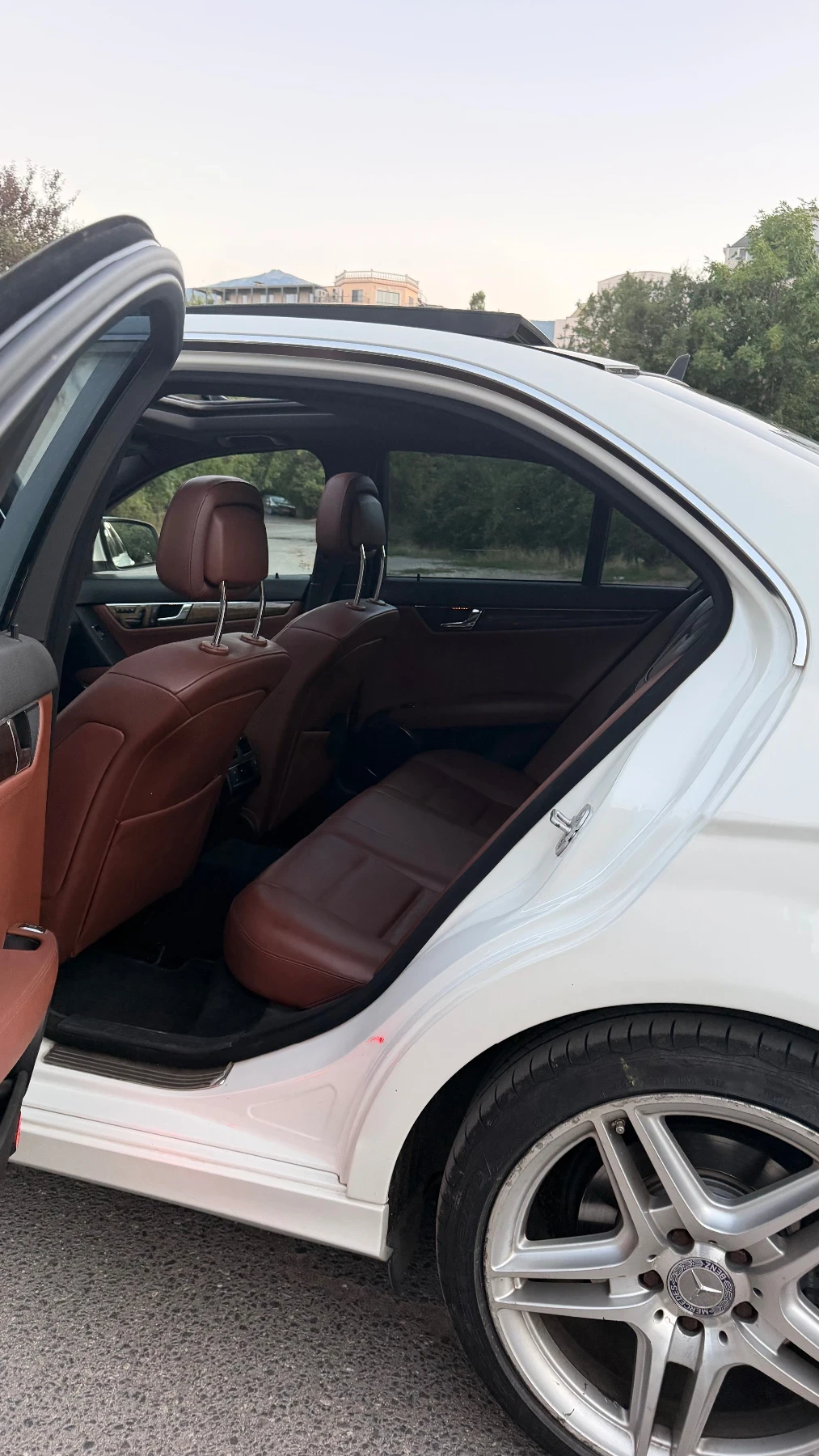 Mercedes-Benz C 350, снимка 14 - Автомобили и джипове - 55573007