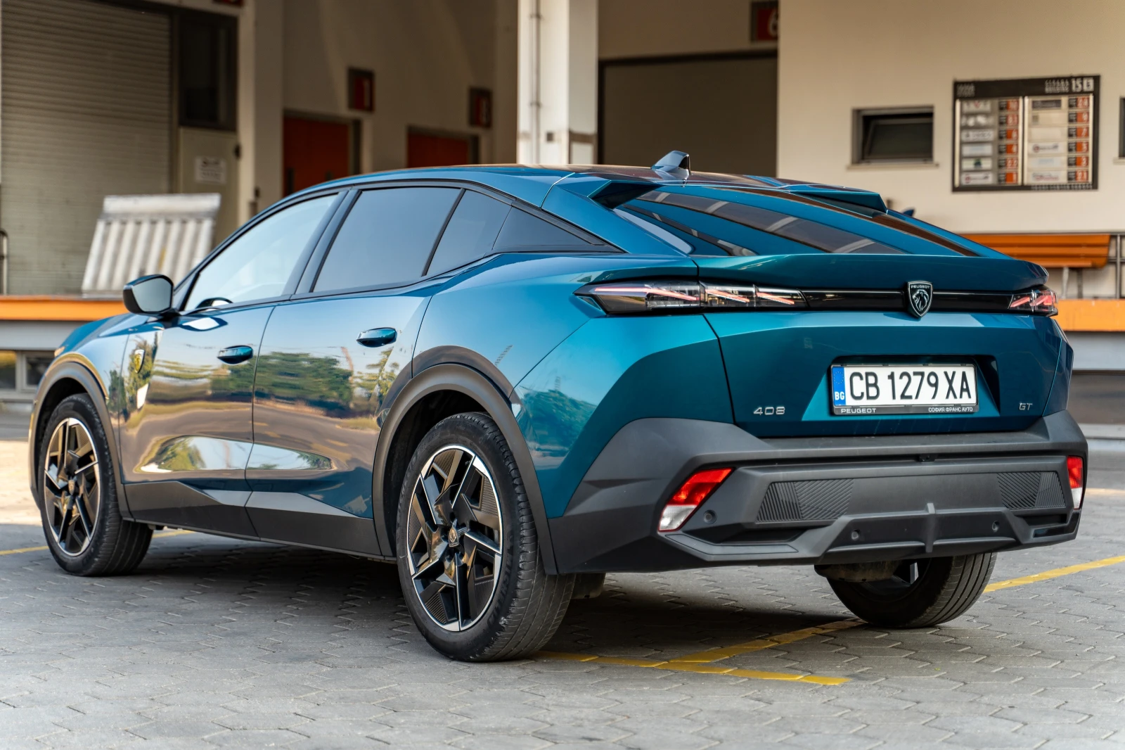 Peugeot 408 GT Гаранция до 2028, снимка 5 - Автомобили и джипове - 55756389