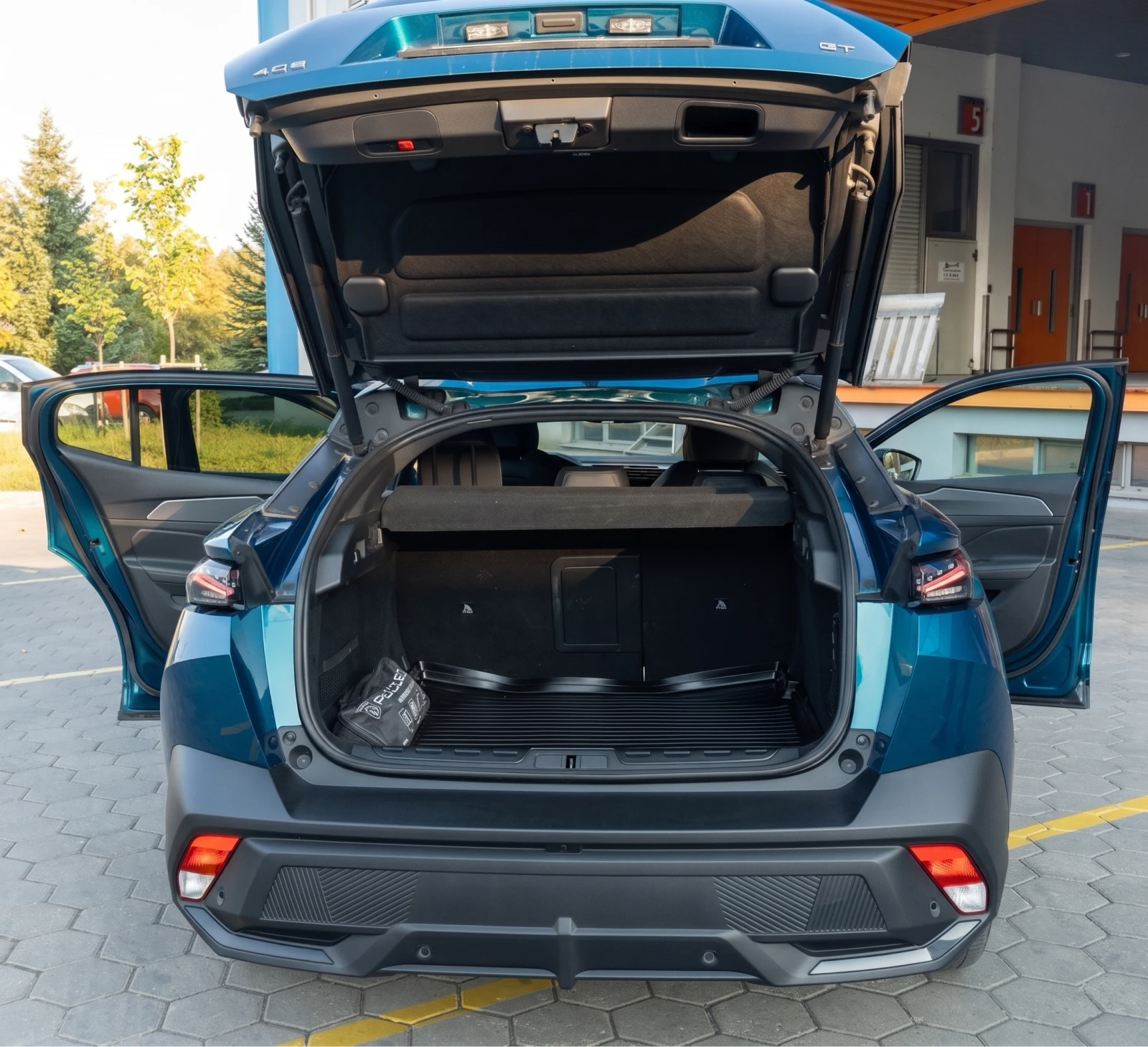 Peugeot 408 GT Гаранция до 2028, снимка 12 - Автомобили и джипове - 55756389