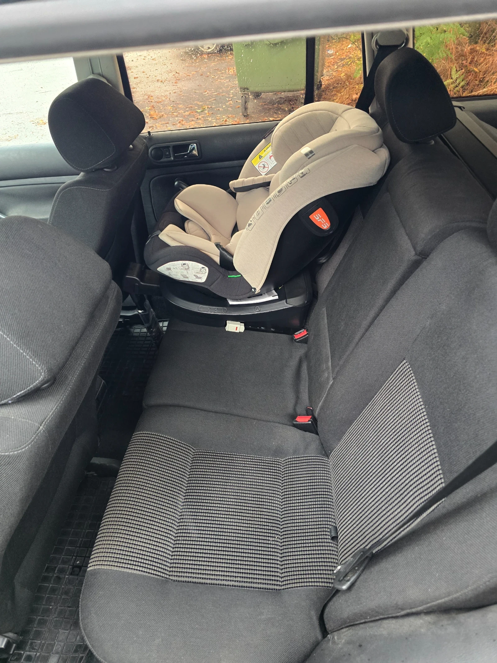 VW Golf 1.6i, снимка 8 - Автомобили и джипове - 56503438