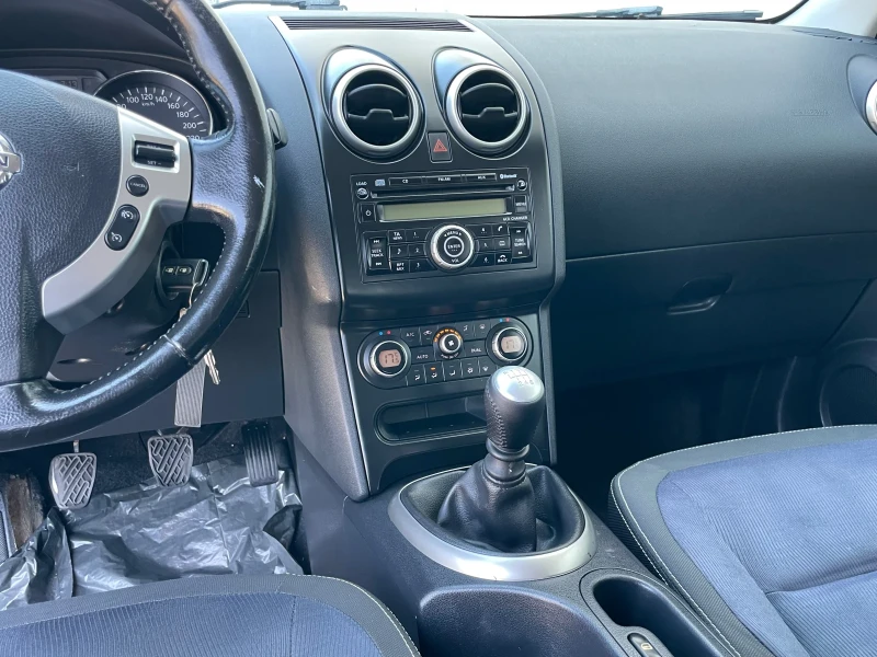 Nissan Qashqai 1.5 dci като нова , снимка 11 - Автомобили и джипове - 50462540