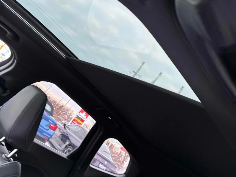 BMW X1 2023 xDrive28i * CARFAX * БЕЗ ПЪРВОНАЧАЛНА ВНОСКА, снимка 12 - Автомобили и джипове - 53216678