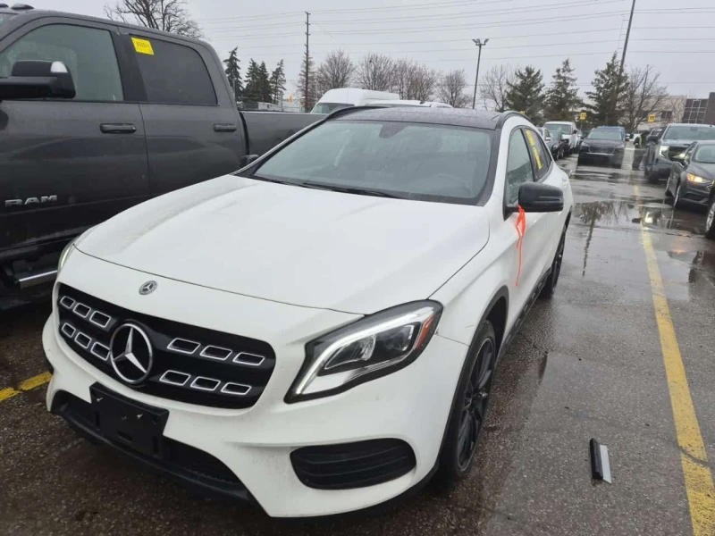 Mercedes-Benz GLA 250 CARFAX /Кожа/Нави/Подгрев/Панорама