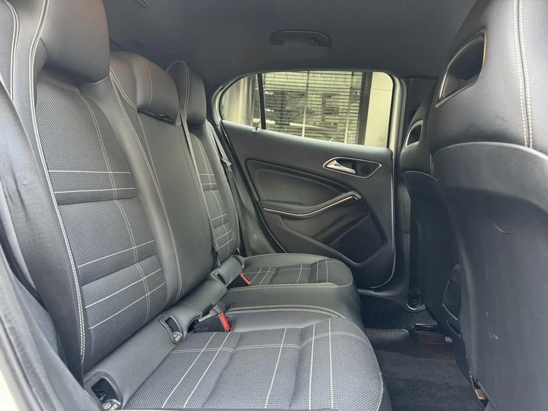 Mercedes-Benz GLA 200, снимка 14 - Автомобили и джипове - 55517665