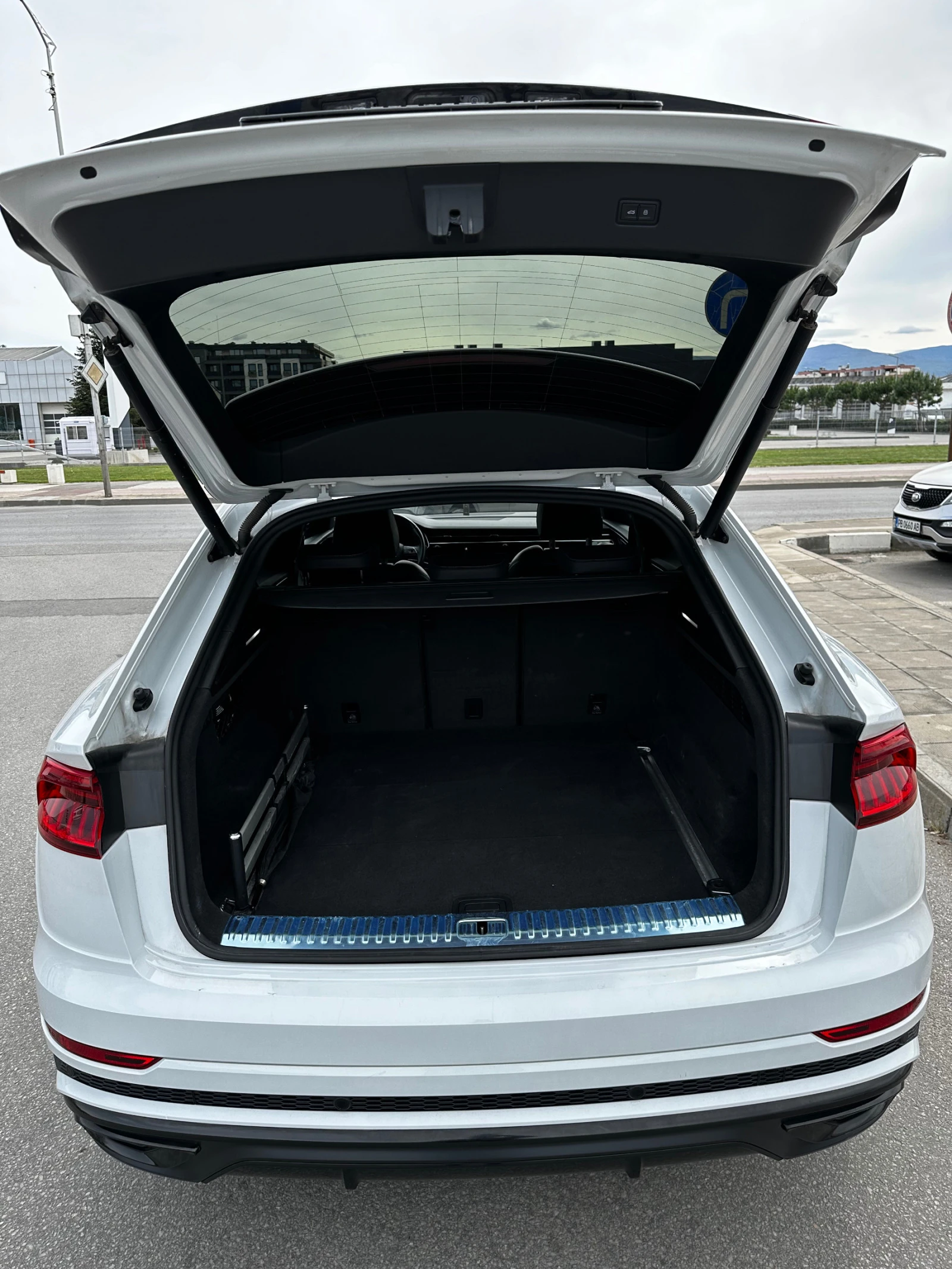 Audi Q8 50 TDI Hybrid 3xS line B&O  | Mobile.bg — изображение 11