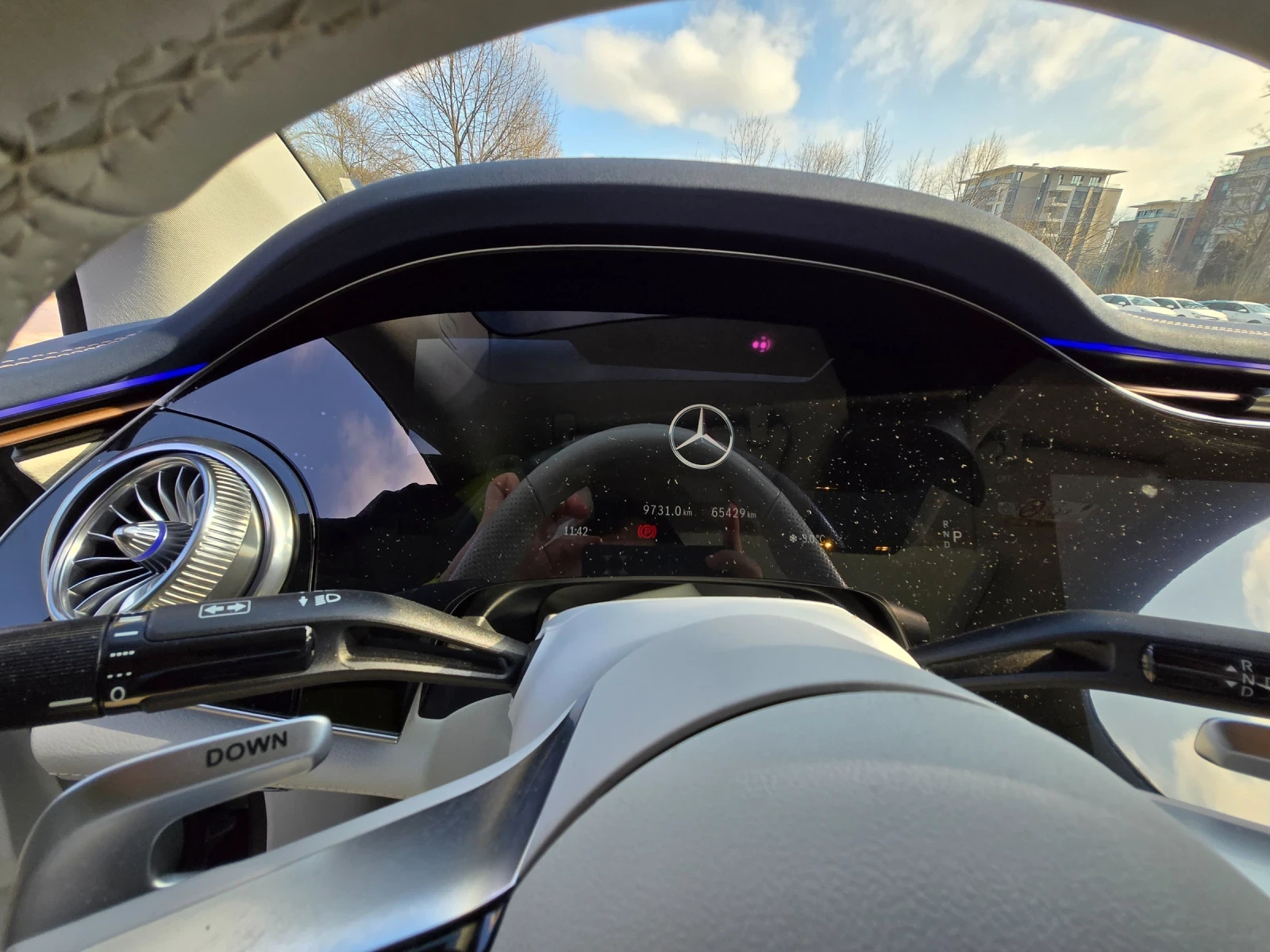 Mercedes-Benz EQE 43 AMG HYPERSCREEN - изображение 2