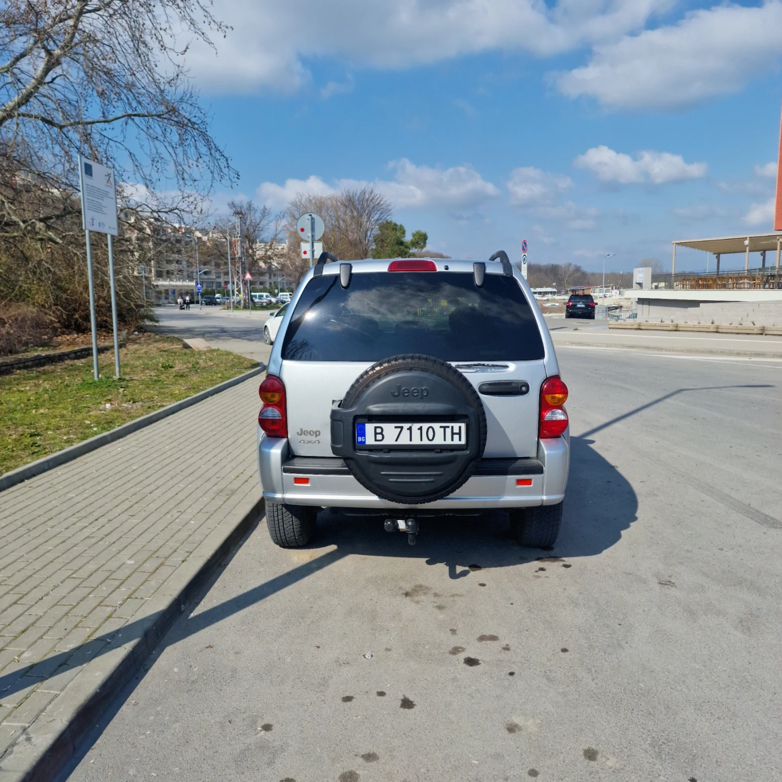 Jeep Cherokee, снимка 2 - Автомобили и джипове - 53844374