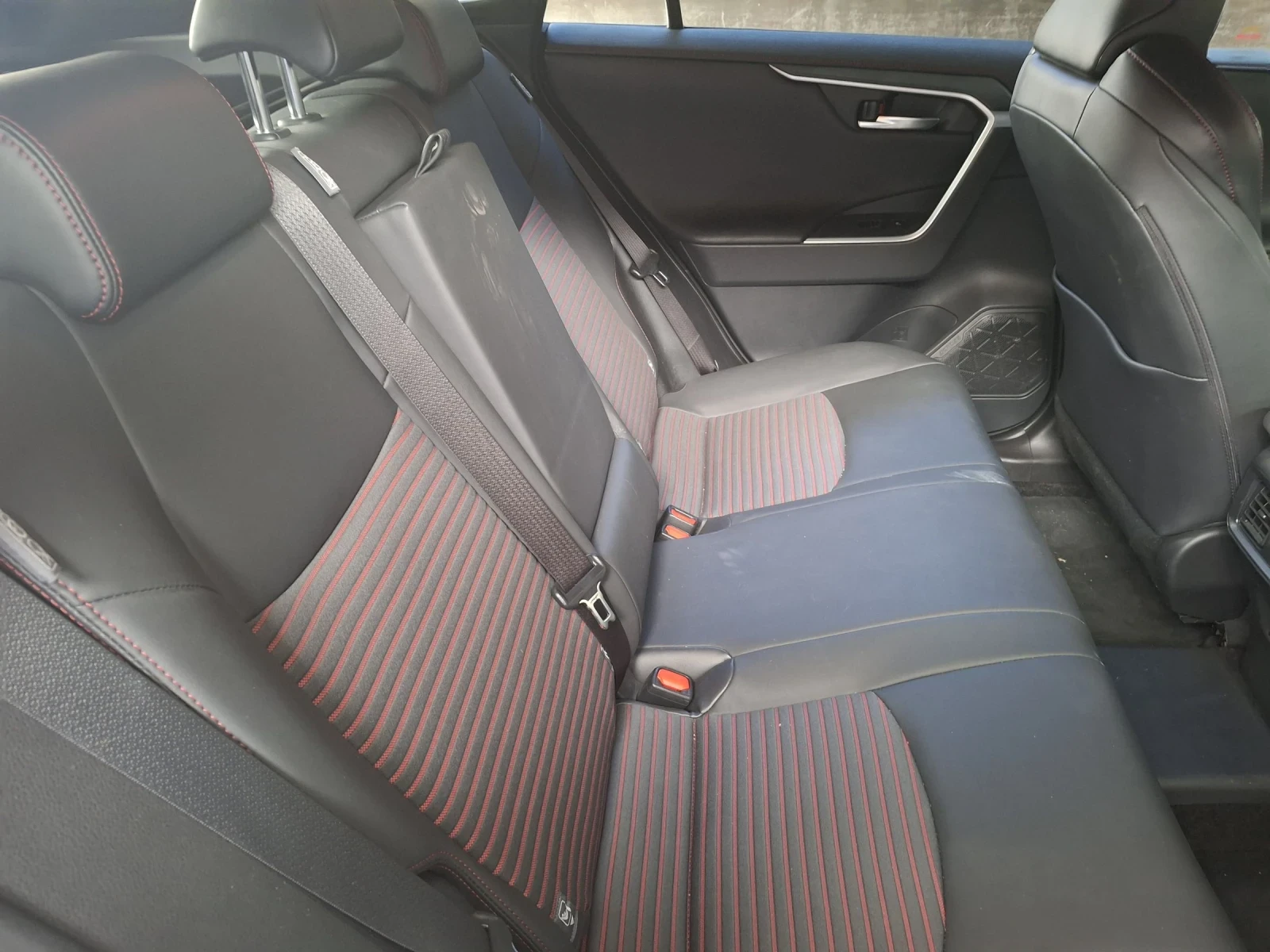 Suzuki Across 2.5 P-HEV 306HP COMFORT+ , снимка 15 - Автомобили и джипове - 54528871