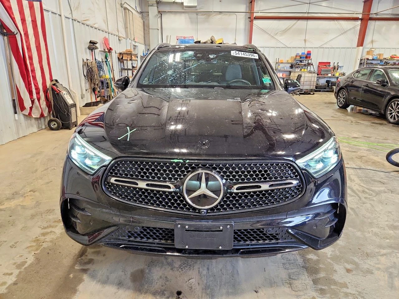 Mercedes-Benz GLC 300 * 4MATIC* DIS* 360* PANO* , снимка 2 - Автомобили и джипове - 54628418