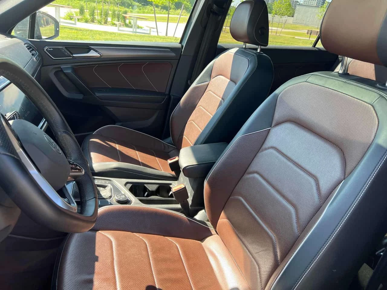 VW Tiguan Highline R Line/ПАНО/ПОДГРЕВ/CARFAX/ФИНАНСИРАНЕ, снимка 6 - Автомобили и джипове - 54904314