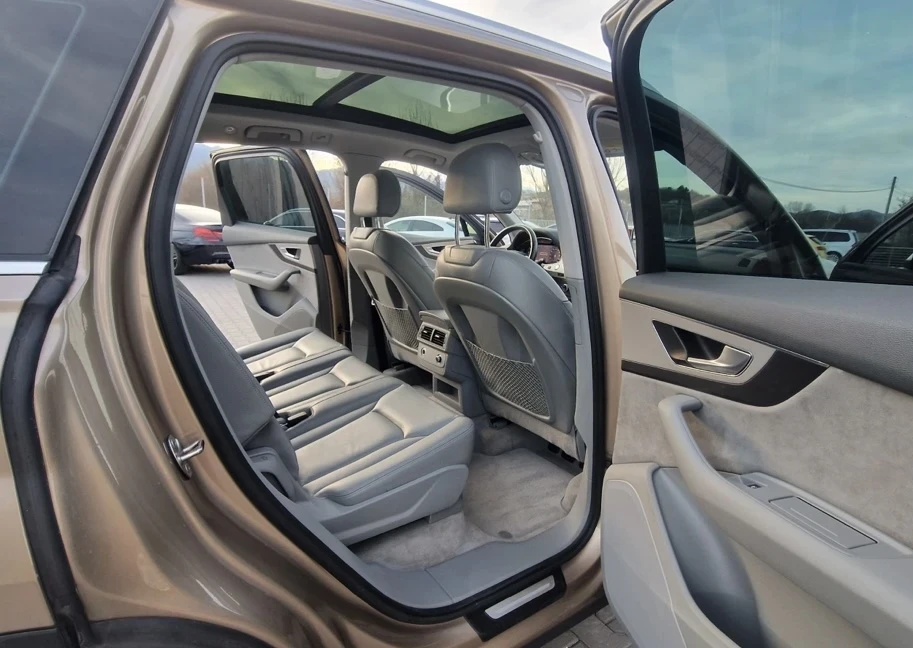 Audi Q7, снимка 7 - Автомобили и джипове - 55049291