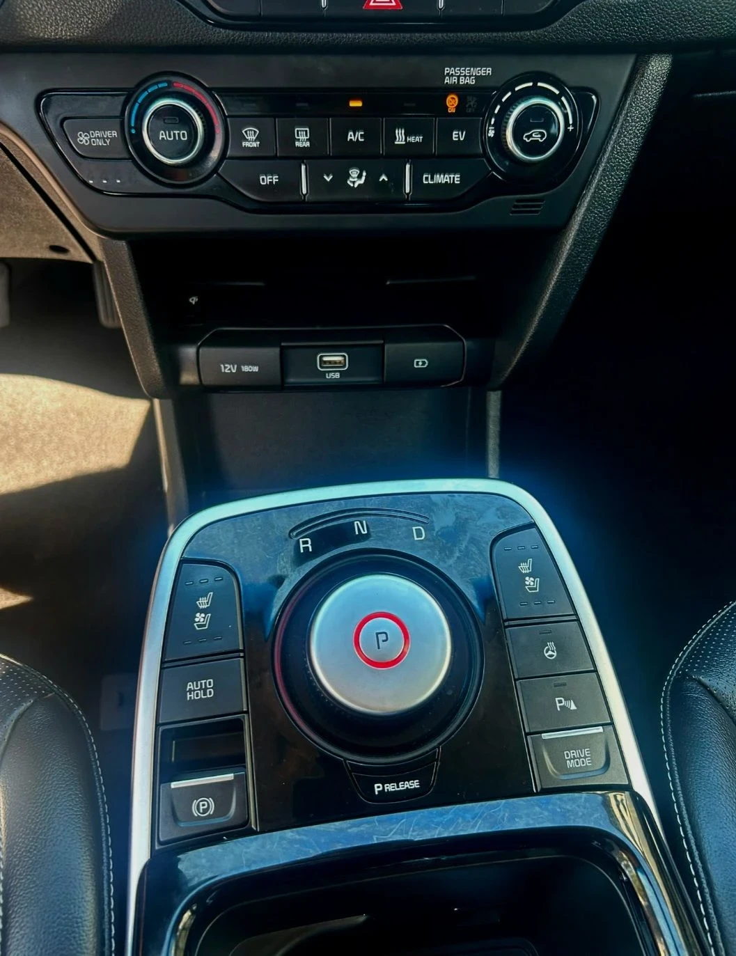 Kia Niro SOH100%/Premium, снимка 13 - Автомобили и джипове - 55646667