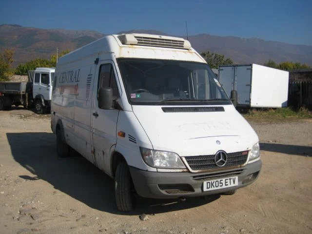 Mercedes-Benz Sprinter 616 CDI  На части, снимка 7 - Бусове и автобуси - 12299670