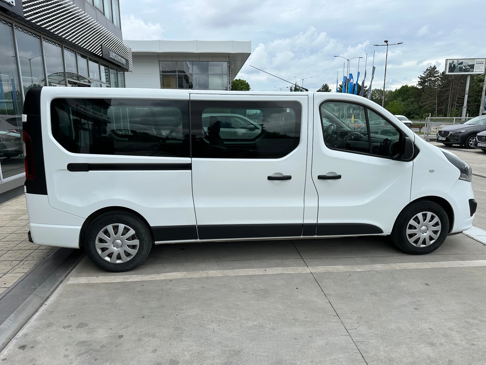 Opel Vivaro 1.6 Bi Turbo 125 к.с дълга база 9 места - изображение 4