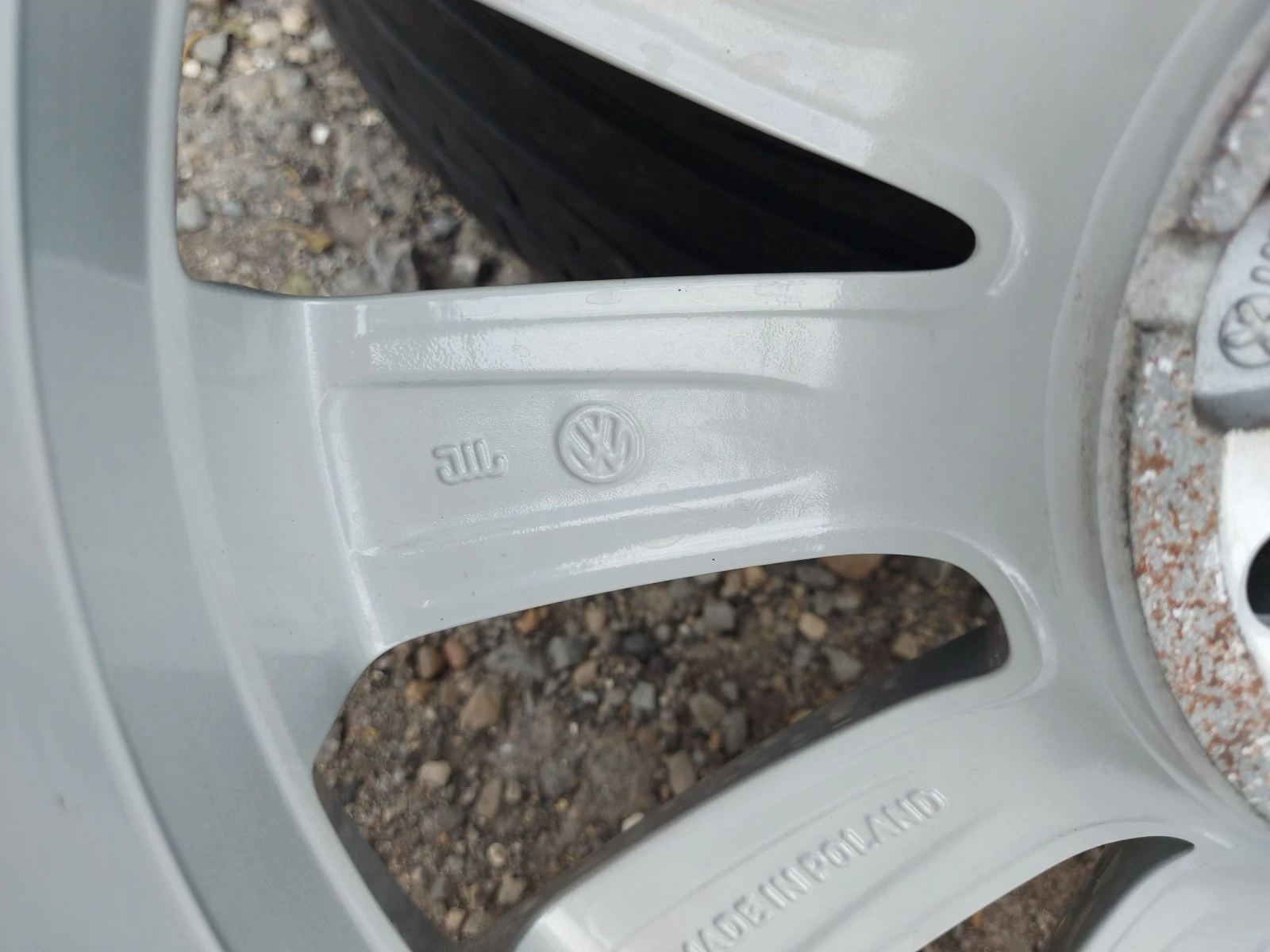    215/45R16  VW Polo | Mobile.bg   7