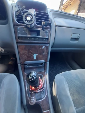Renault Laguna Хечбек, снимка 2