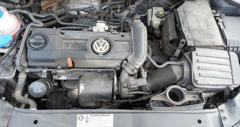 VW Golf 1.4 TSI, снимка 10 - Автомобили и джипове - 52073149