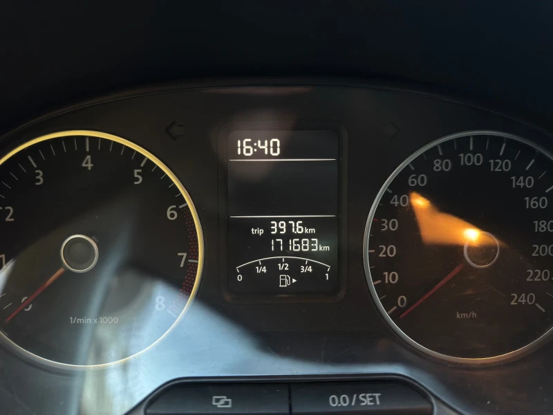 VW Polo, снимка 6 - Автомобили и джипове - 52237624