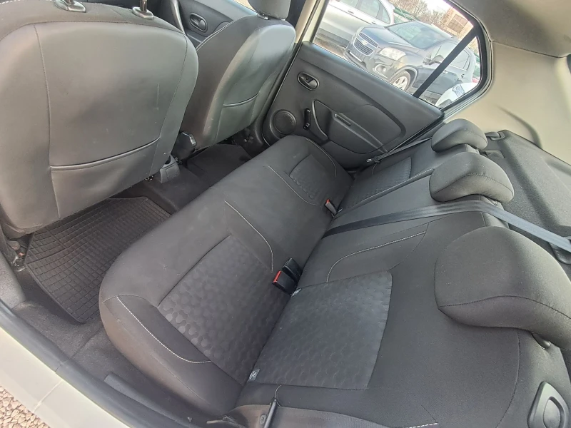 Dacia Logan 1.2i 75к.с СТАРИЯ МОТОР  ТОП СЪСТОЯНИЕ, снимка 8 - Автомобили и джипове - 52446885