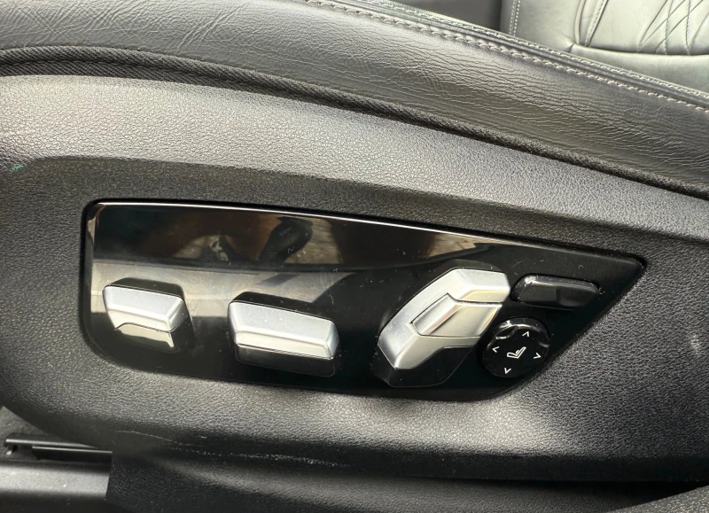 BMW 750 M-Sport xDrive, снимка 8 - Автомобили и джипове - 52655620
