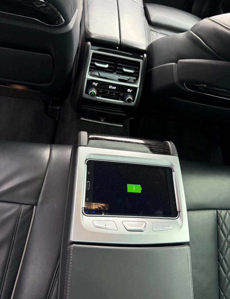 BMW 750 M-Sport xDrive, снимка 10 - Автомобили и джипове - 52655620