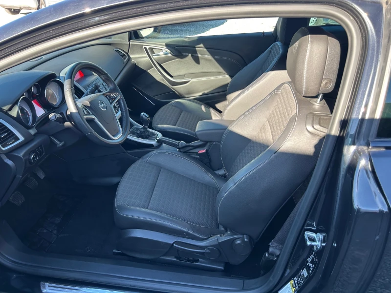 Opel Astra 1.7CDTI EURO5B, снимка 10 - Автомобили и джипове - 52737322