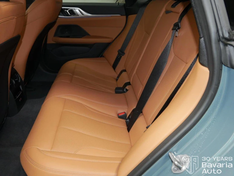 BMW i4 40 eDrive M Sport Paket, снимка 8 - Автомобили и джипове - 52835350