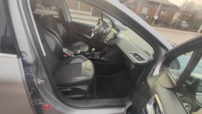 Peugeot 2008 1.2i Германия , снимка 7 - Автомобили и джипове - 53286970