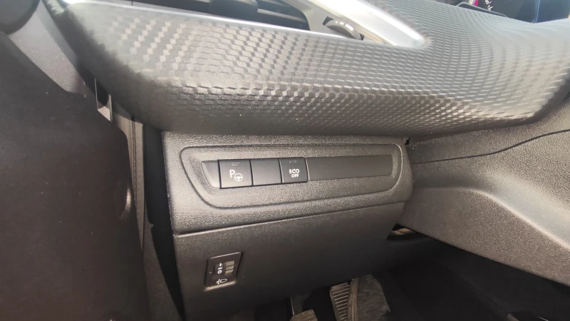 Peugeot 2008 1.2i Германия , снимка 14 - Автомобили и джипове - 53286970