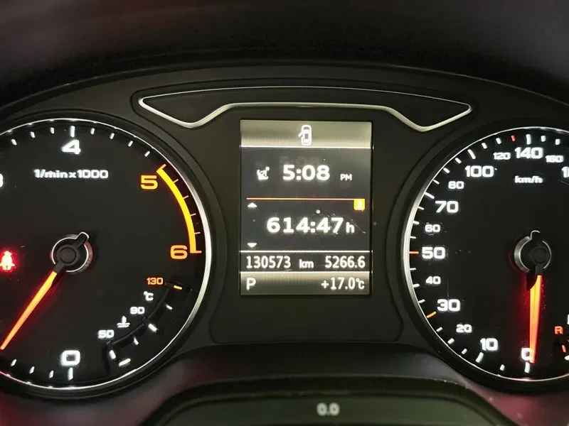 Audi A3 2.0 TDI Sportback Sports Edition, снимка 10 - Автомобили и джипове - 54139626