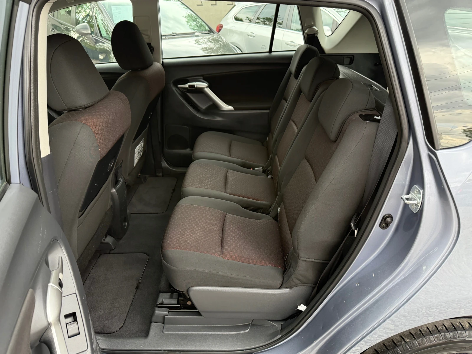 Toyota Verso 1.8i Linea Luna - EURO5b - 7места - изображение 9
