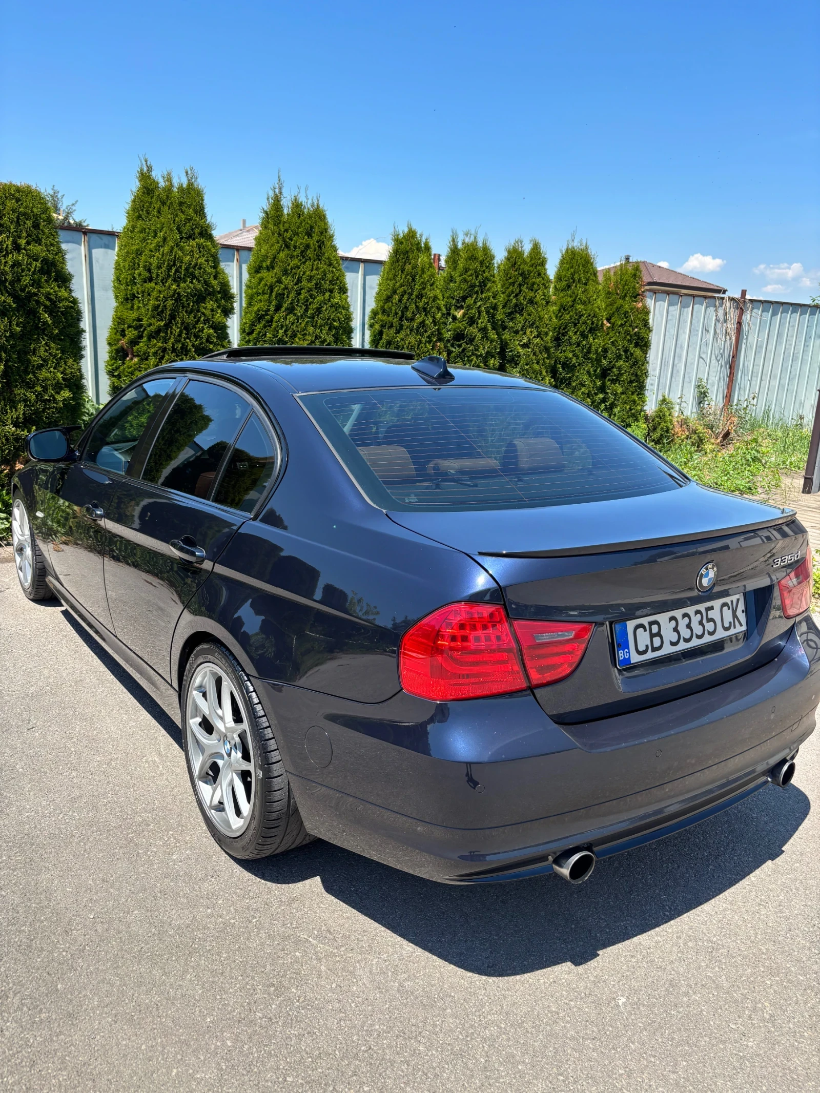 BMW 335  - изображение 6