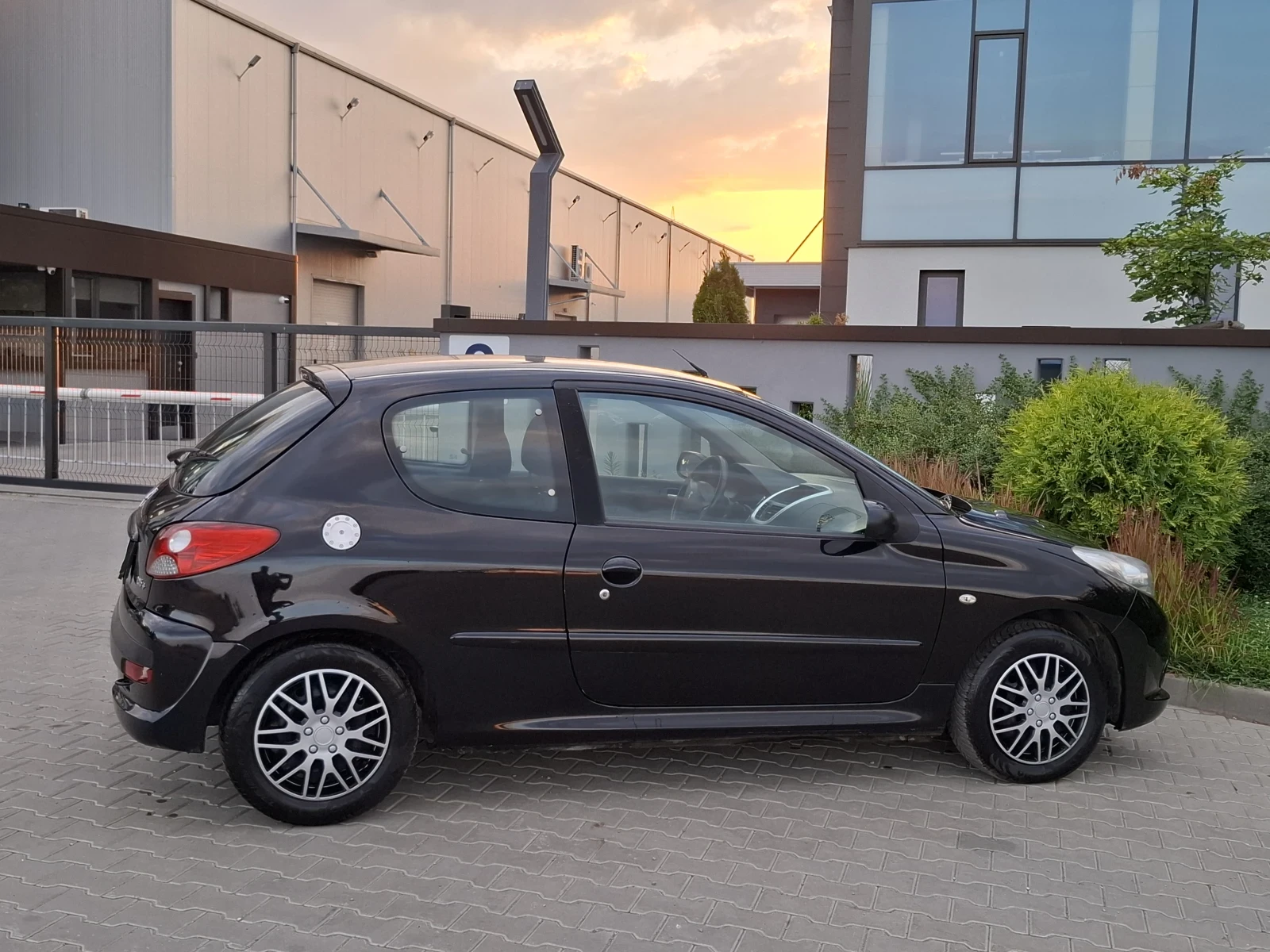 Peugeot 206 + 1.4i* (75кс)* * FACELIFT* * НОВ ВНОС* *  - изображение 7